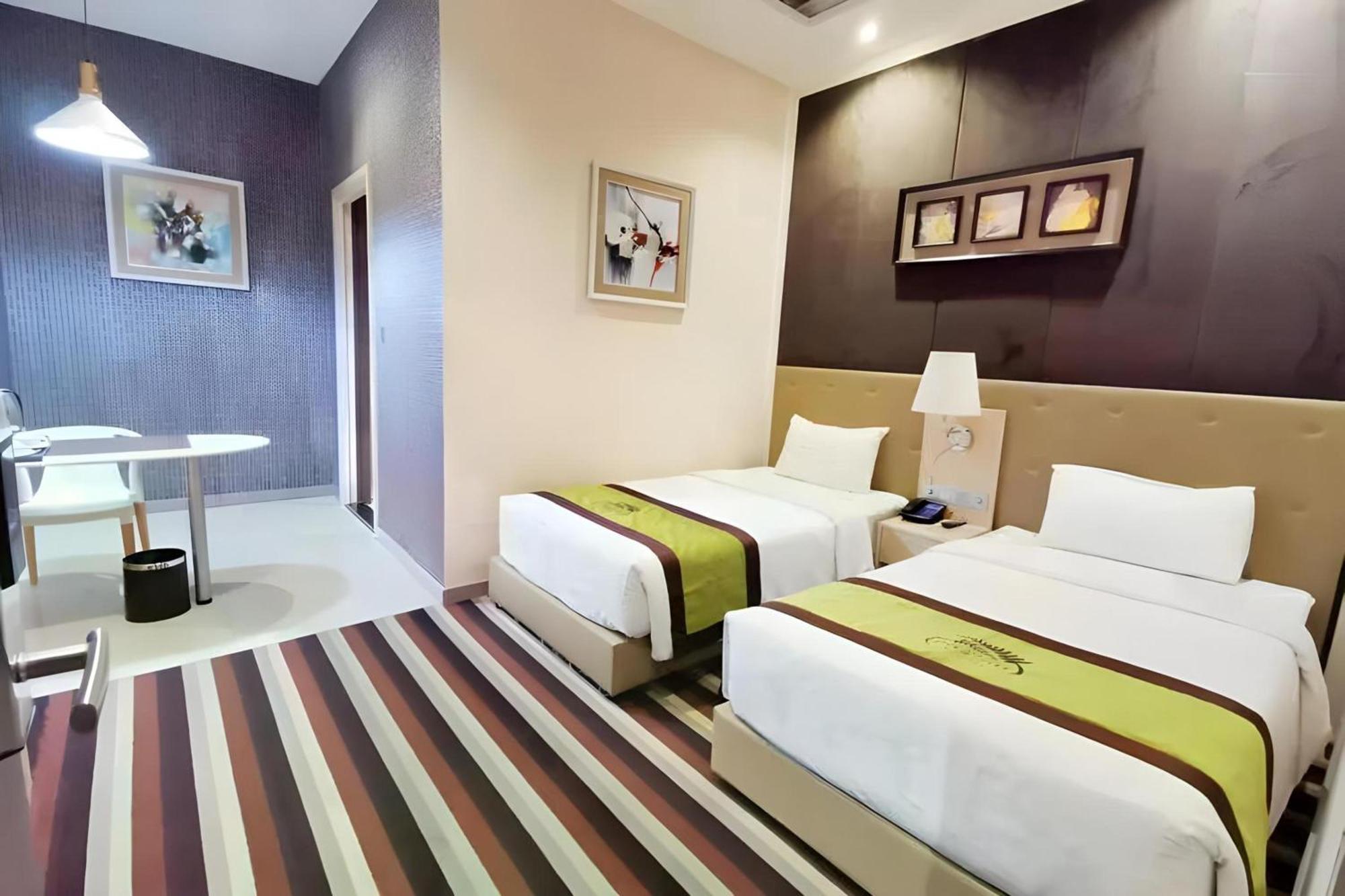 Capital O 75451 Podstel Hostel กรุงเทพมหานคร ภายนอก รูปภาพ
