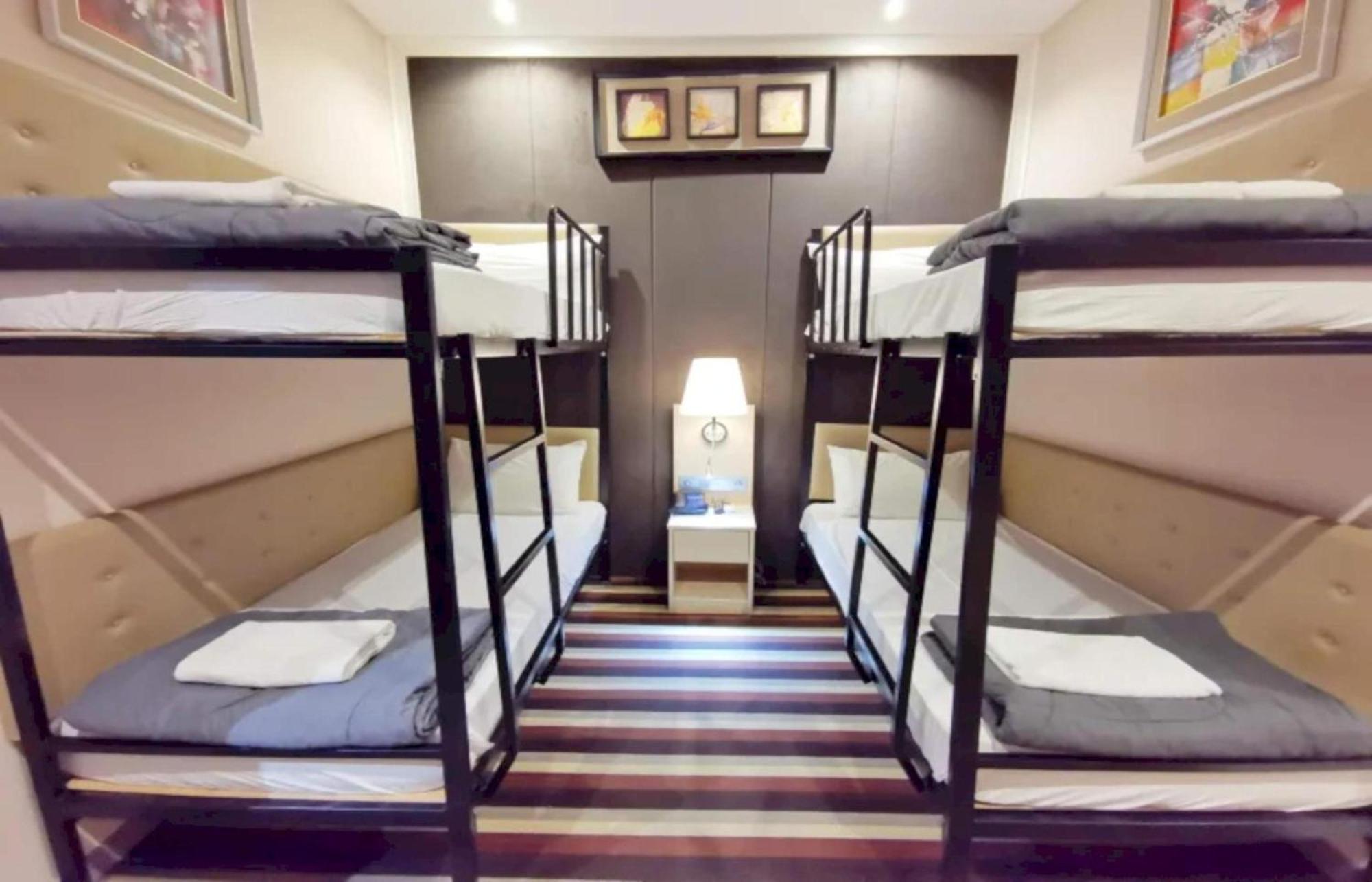 Capital O 75451 Podstel Hostel กรุงเทพมหานคร ภายนอก รูปภาพ