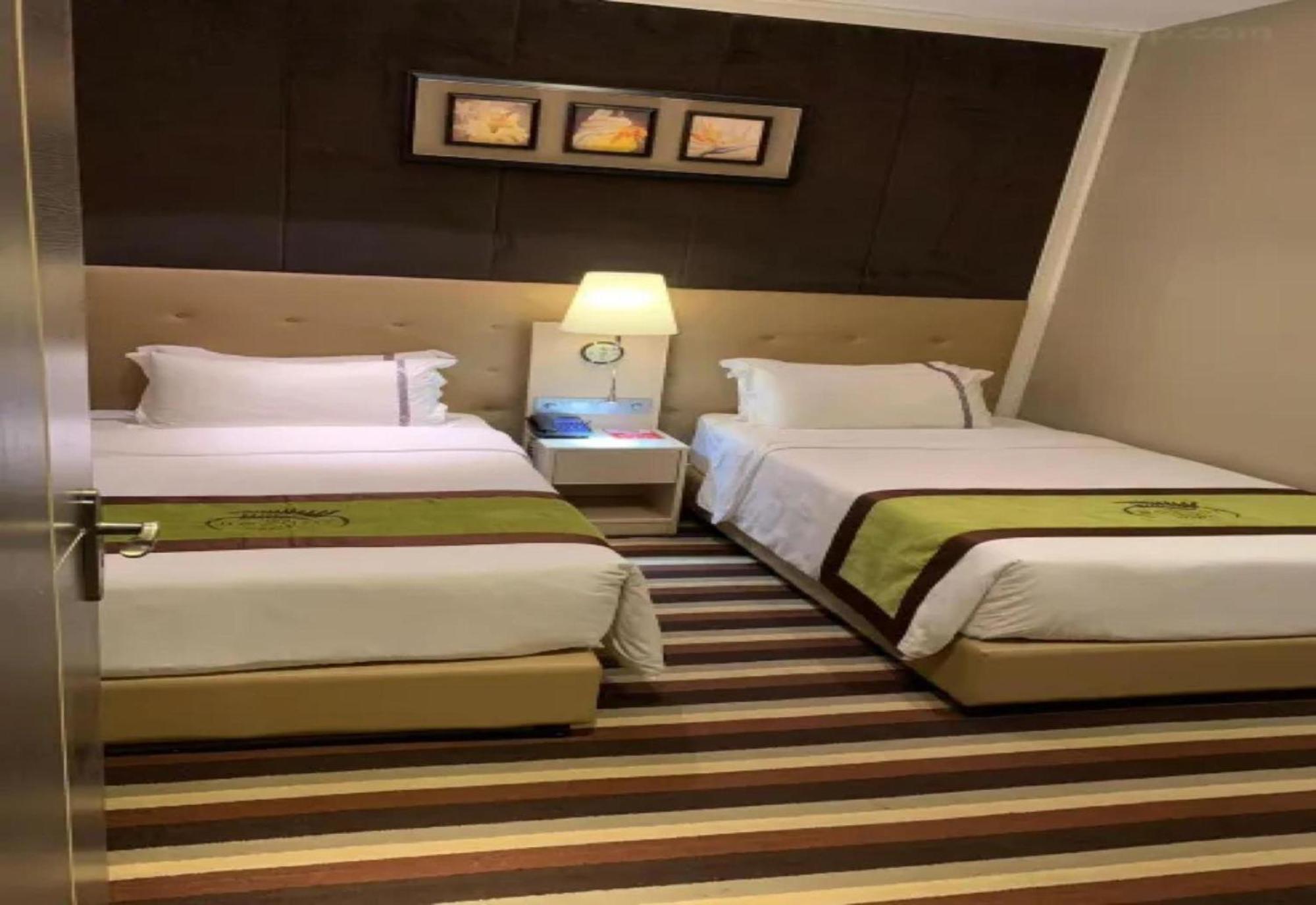 Capital O 75451 Podstel Hostel กรุงเทพมหานคร ภายนอก รูปภาพ