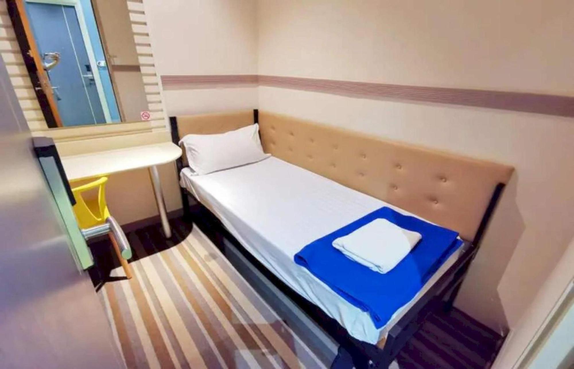 Capital O 75451 Podstel Hostel กรุงเทพมหานคร ภายนอก รูปภาพ