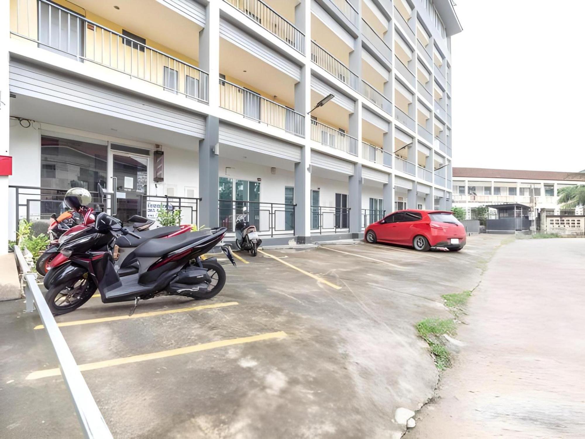 Capital O 75451 Podstel Hostel กรุงเทพมหานคร ภายนอก รูปภาพ